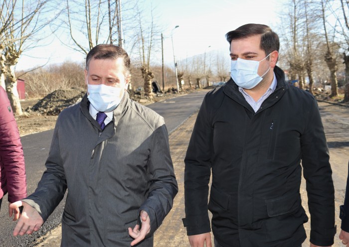 ცოტნე ანანიძე ქობულეთში თავისუფლების ქუჩაზე მიმდინარე სამუშაოებს გაეცნო