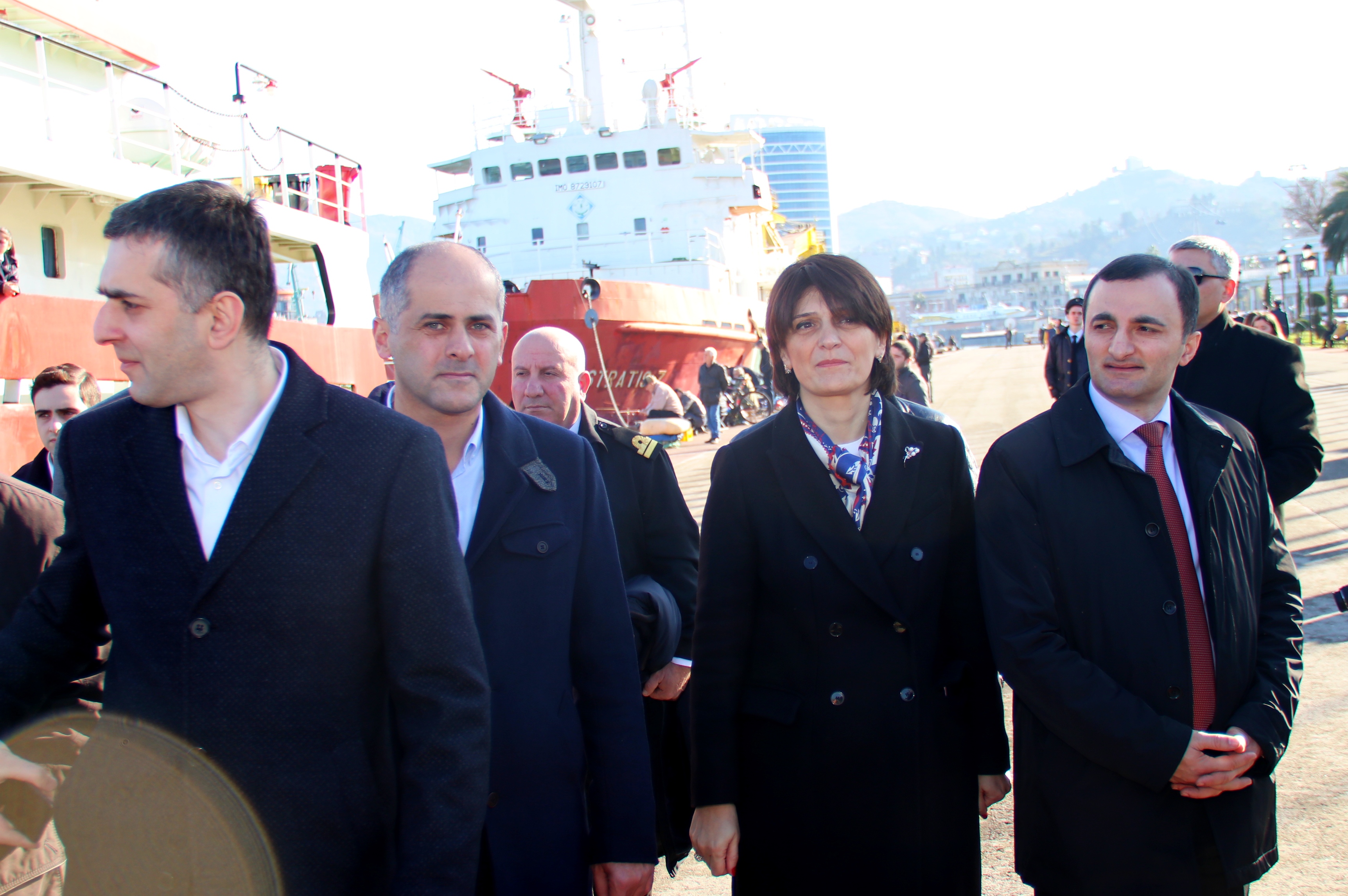 აკადემიას სასწავლო-საწვრთნელი გემი გადაეცა