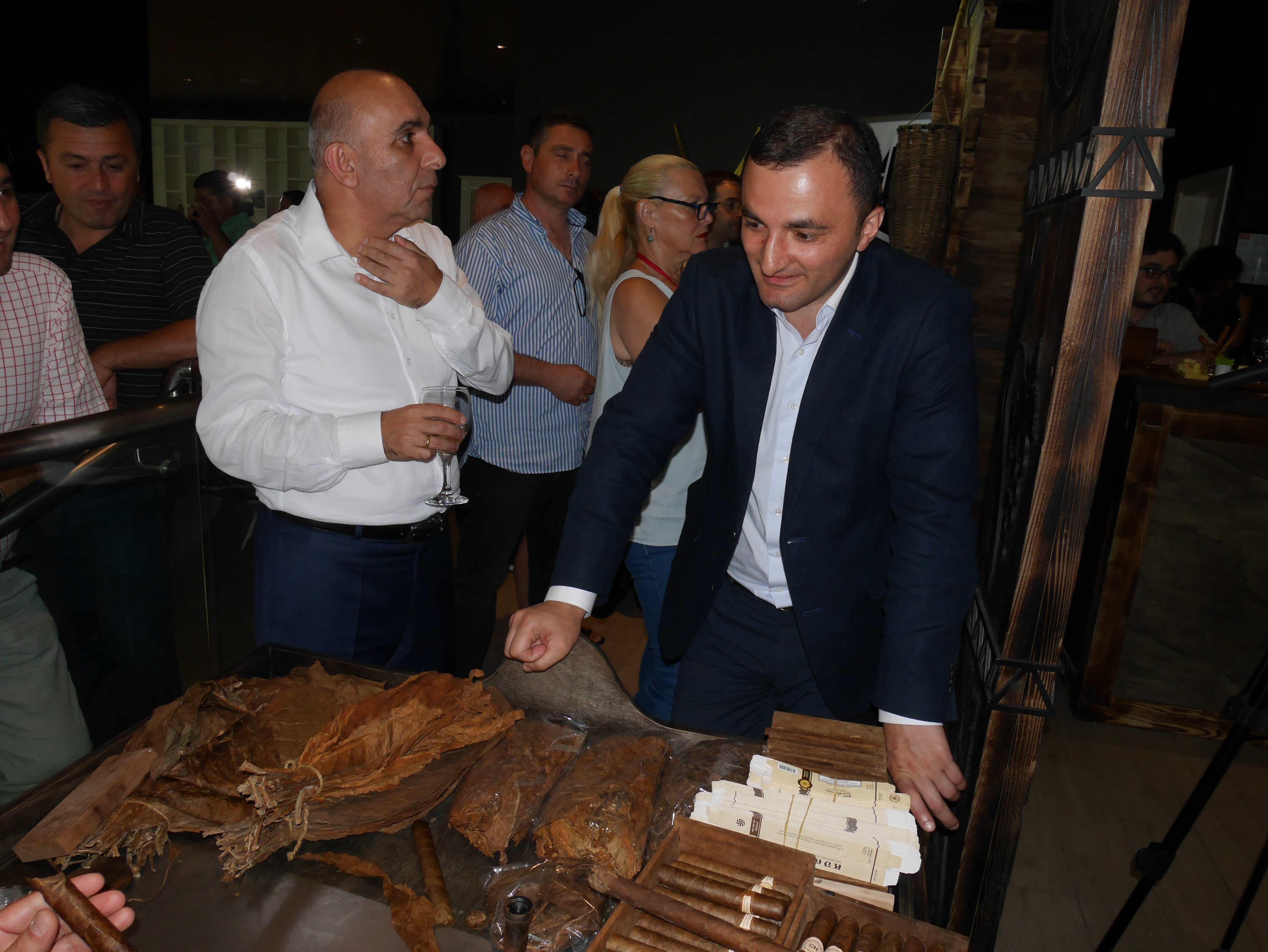  ბათუმში&nbsp; ქართული სიგარისა და ღვინის სავაჭრო სივრცე გაიხსნა