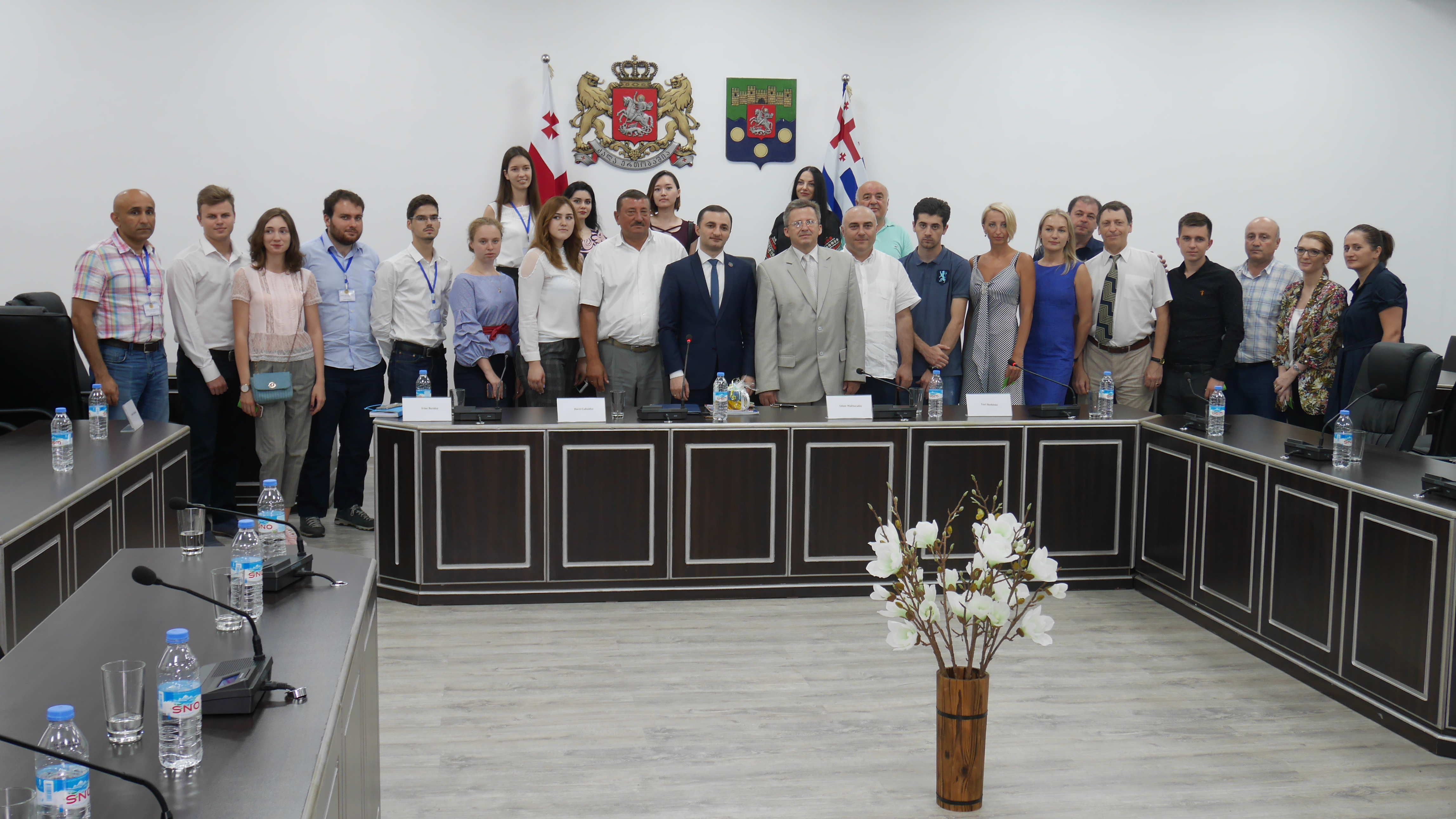 დავით გაბაიძემ საზაფხულო სკოლის მონაწილეებს უმასპინძლა