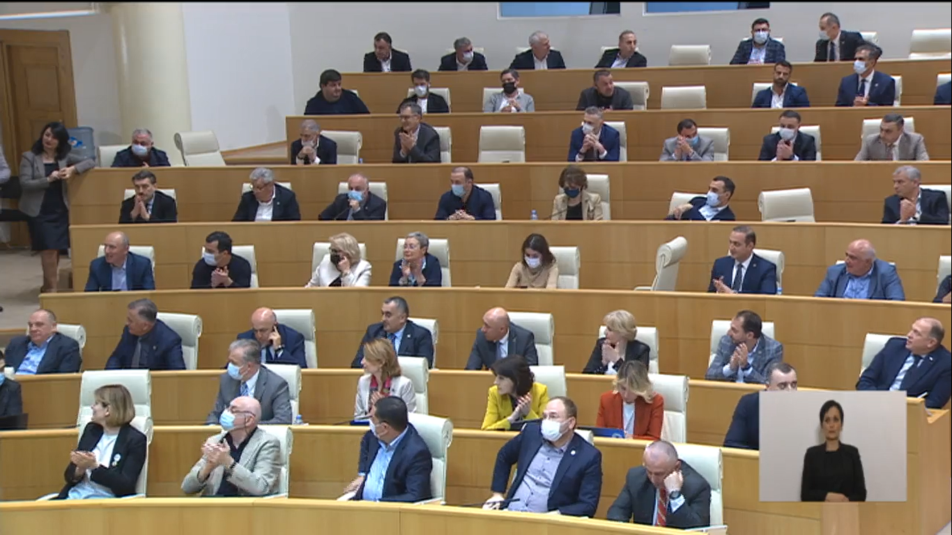 საქართველოს პარლამენტმა, აჭარის უმაღლესი საბჭოს საკანონმდებლო ინიციატივა, რომელიც „გრანტების შესახებ“ საქართველოს კანონში ცვლილებას ითვალისწინებს, მესამე მოსმენით მიიღო.