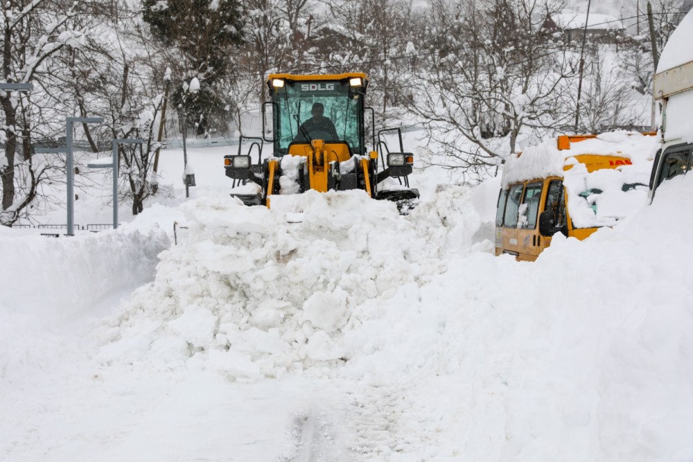 ვახტანგ ბერიძე ხულოს მუნიციპალიტეტში, უხვი ნალექის სალიკვიდაციო სამუშაოებს ადგილობრივი ხელისუფლების წარმომადგენლებთან ერთად გაეცნო