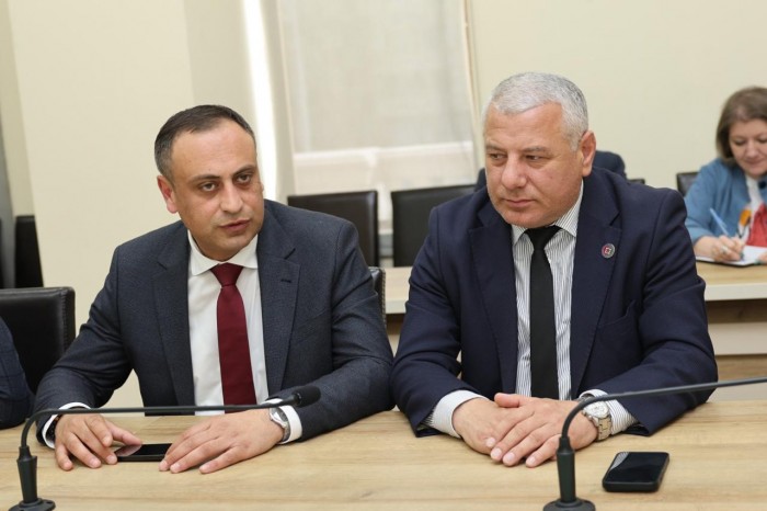 კომიტეტების ერთობლივ სხდომებზე აჭარის მთავრობის შემადგენლობის საკითხი განიხილეს