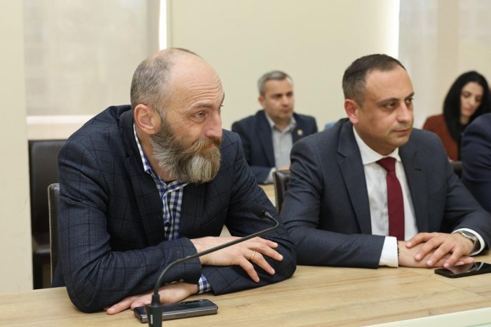 კომიტეტების ერთობლივ სხდომებზე აჭარის მთავრობის შემადგენლობის საკითხი განიხილეს