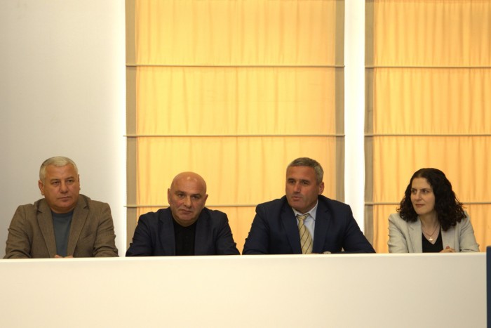 უმაღლეს საბჭოში ბათუმის შოთა რუსთაველის სახელმწიფო და გრიგოლ რობაქიძის უნივერსიტეტების ტურიზმის ფაკულტეტების სტუდენტებს უმასპინძლეს