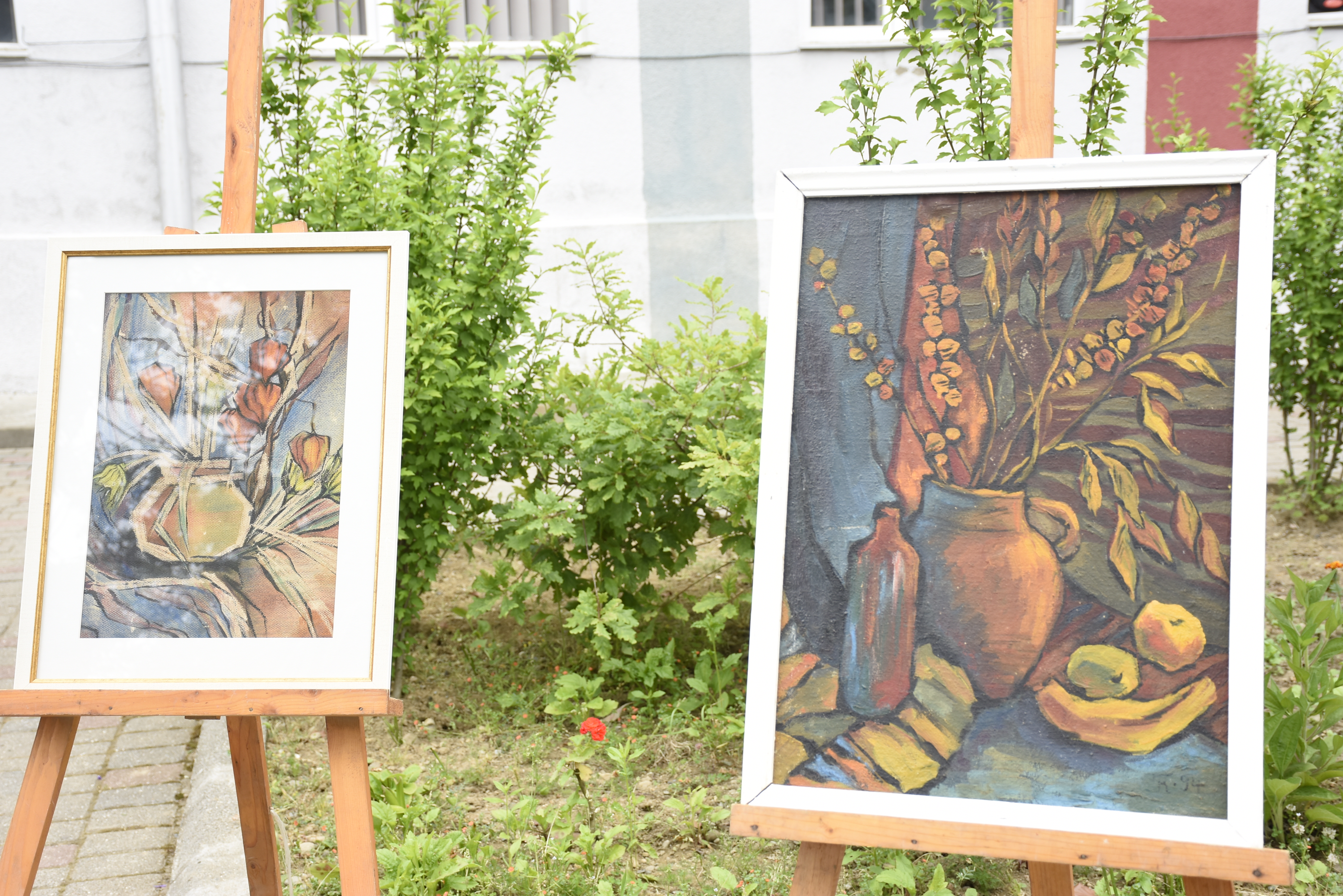 საფინანსო-საბიუჯეტო და ეკონომიკურ საკითხთა კომიტეტის თავმჯდომარე მარინე გვიანიძე, ბათუმის მე-18 საჯარო სკოლაში, სასწავლო წლის დასრულებისადმი მიძღვნილ საზეიმო ღონისძიებას დაესწრო