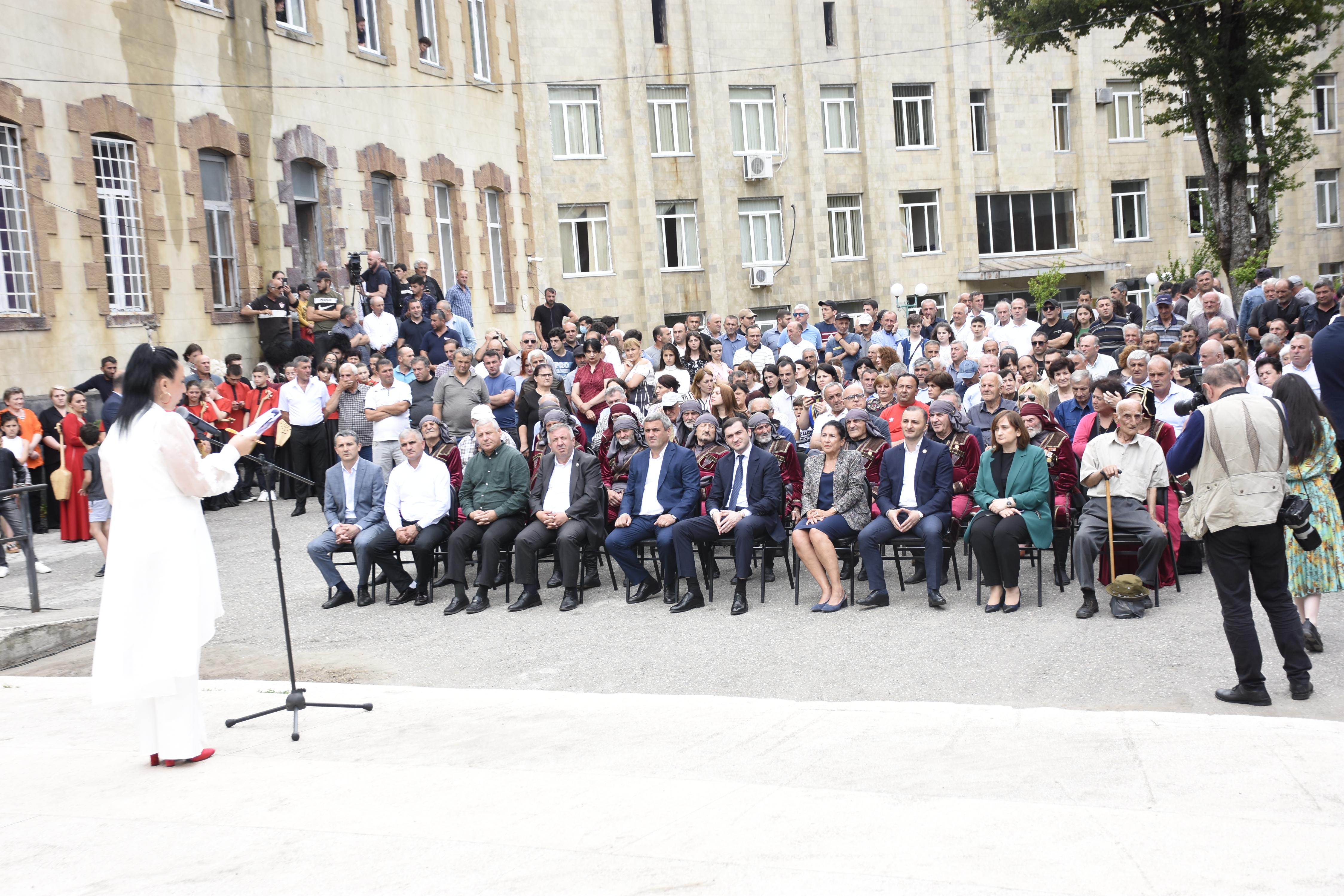 ანსამბლ ''ბერმუხას'' სრულ შემადგენლობას „ღირსების ორდენები“ გადასცეს