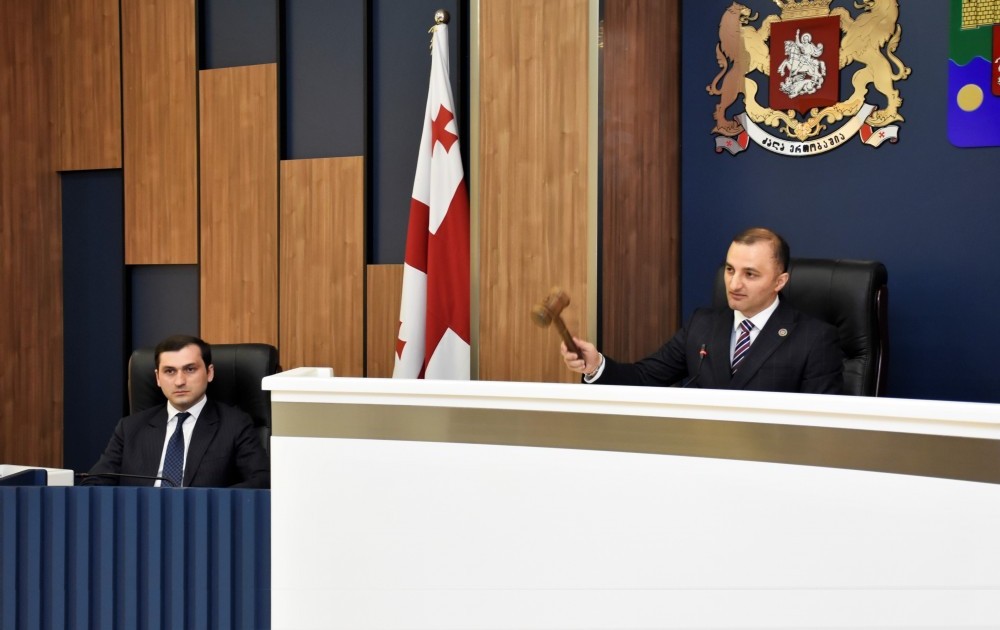 უმაღლესი საბჭოს რიგგარეშე პლენარული სხდომა  აჭარის  მთავრობის თავმჯდომარის ანგარიშს დაეთმო