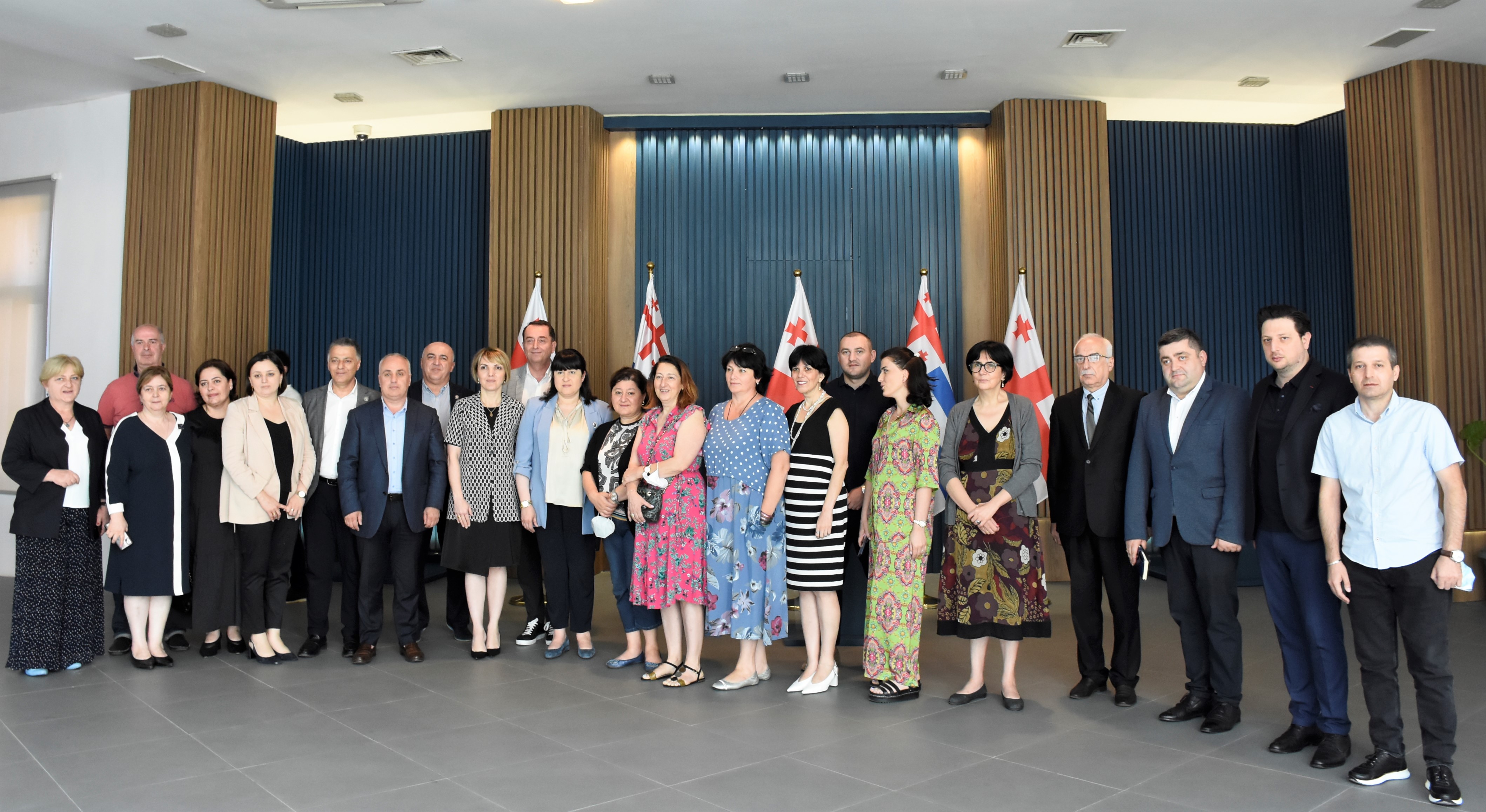 საქართველოს პარლამენტის ჯანმრთელობის დაცვისა და სოციალურ საკითხთა კომიტეტის სამუშაო შეხვედრა აჭარის უმაღლეს საბჭოში დასრულდა