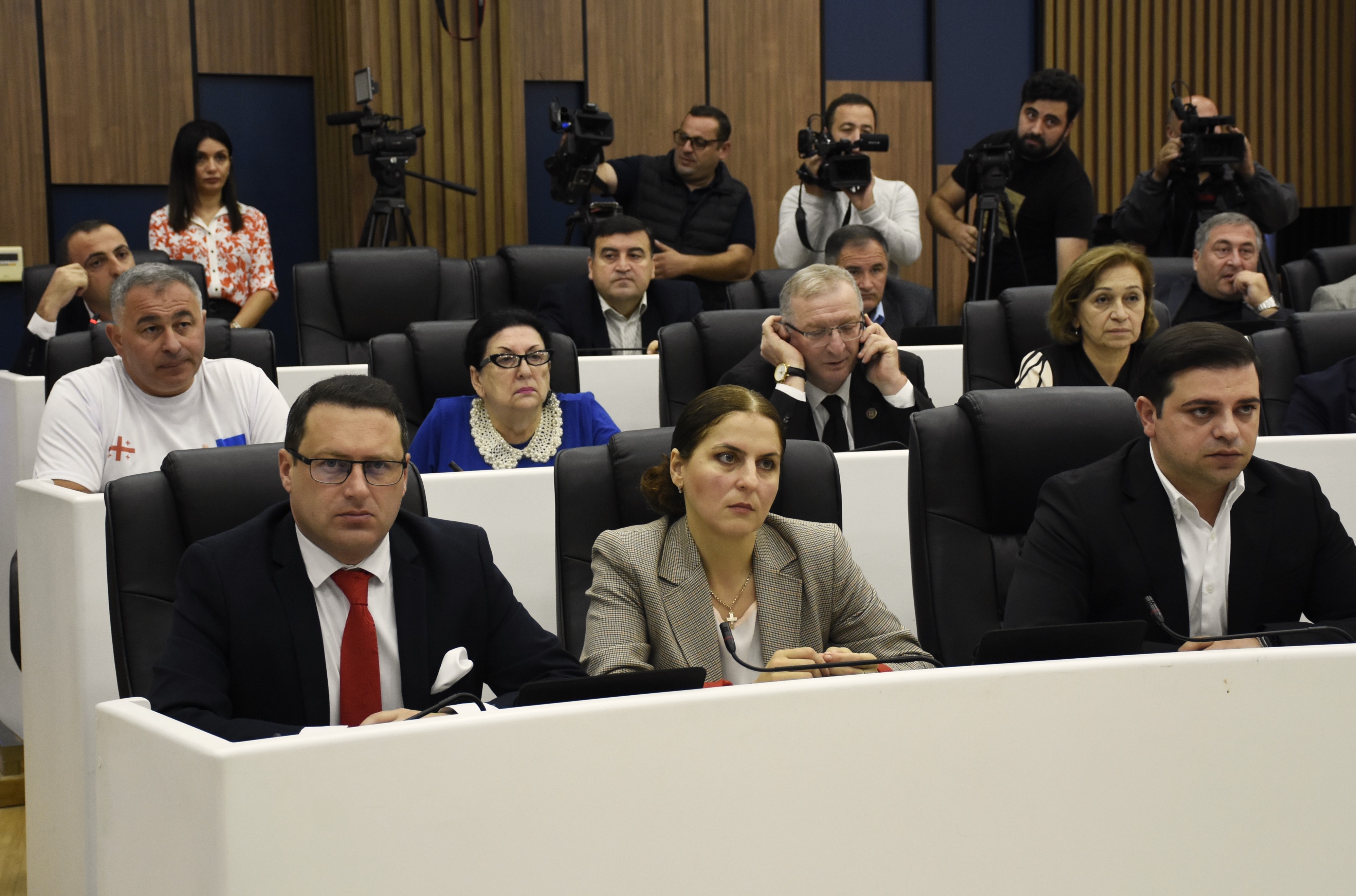 &nbsp;აჭარის უმაღლესმა საბჭომ, საქართველოს პარლამენტში წარსადგენად, გიორგი კოხრეიძისა და თამილა დოლიძის კანდიდატურები შეარჩია