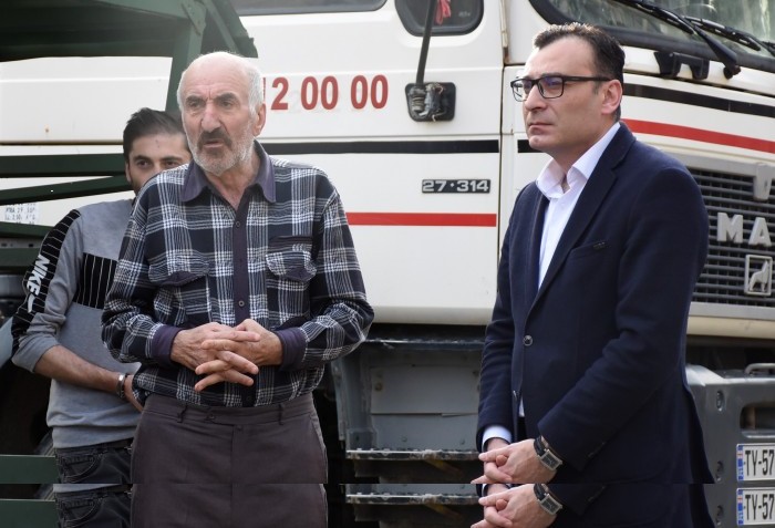 ტიტე აროშიძე ნიკო მუსხელიშვილის ქუჩის მცხოვრებლებს შეხვდა.