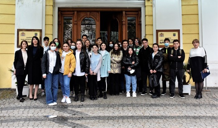 დავით გაბაიძემ chaerte.sca.ge-ს საშუალებით &nbsp;ჩანიშნული პირველი ექსკურსია-შეხვედრის მონაწილეებს უმასპინძლა