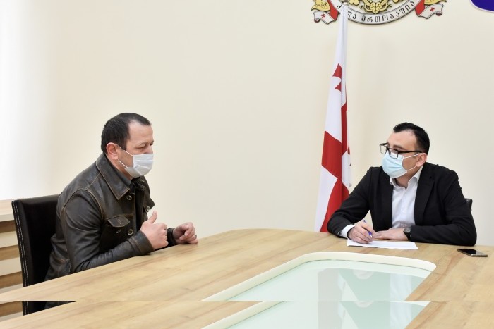 ტიტე აროშიძე, გასვლითი შეხვედრების პარალელურად, მოქალაქეებს უმაღლეს საბჭოში ხვდება