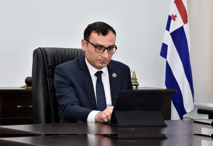 „მიწის რეფორმა: სახელმწიფო მონოპოლიიდან საკუთრების სხვადასხვა ფორმამდე“