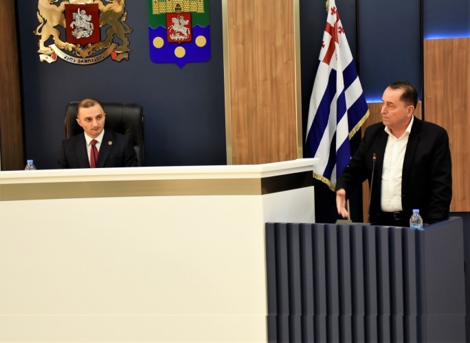  აჭარის უმაღლესი საბჭოს პლენარულ სხდომაზე ჯანმრთელობისა და სოციალური დაცვის მინისტრს მოუსმინეს