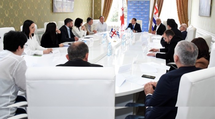 &nbsp;ლადო&nbsp; მგალობლიშვილი, საკანონმდებლო სიახლის გაცნობისა და პრაქტიკაში დანერგვის მიზნით,&nbsp; აღმასრულებელი ხელისუფლების წარმომადგენლებს შეხვდა