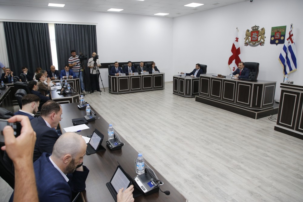 აჭარის მთავრობის თავმჯდომარის ანგარიში უმაღლეს საბჭოში