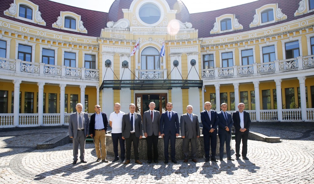 აჭარისა და აფხაზეთის უმაღლეს საბჭოებს შორის მემორანდუმი გაფორმდა