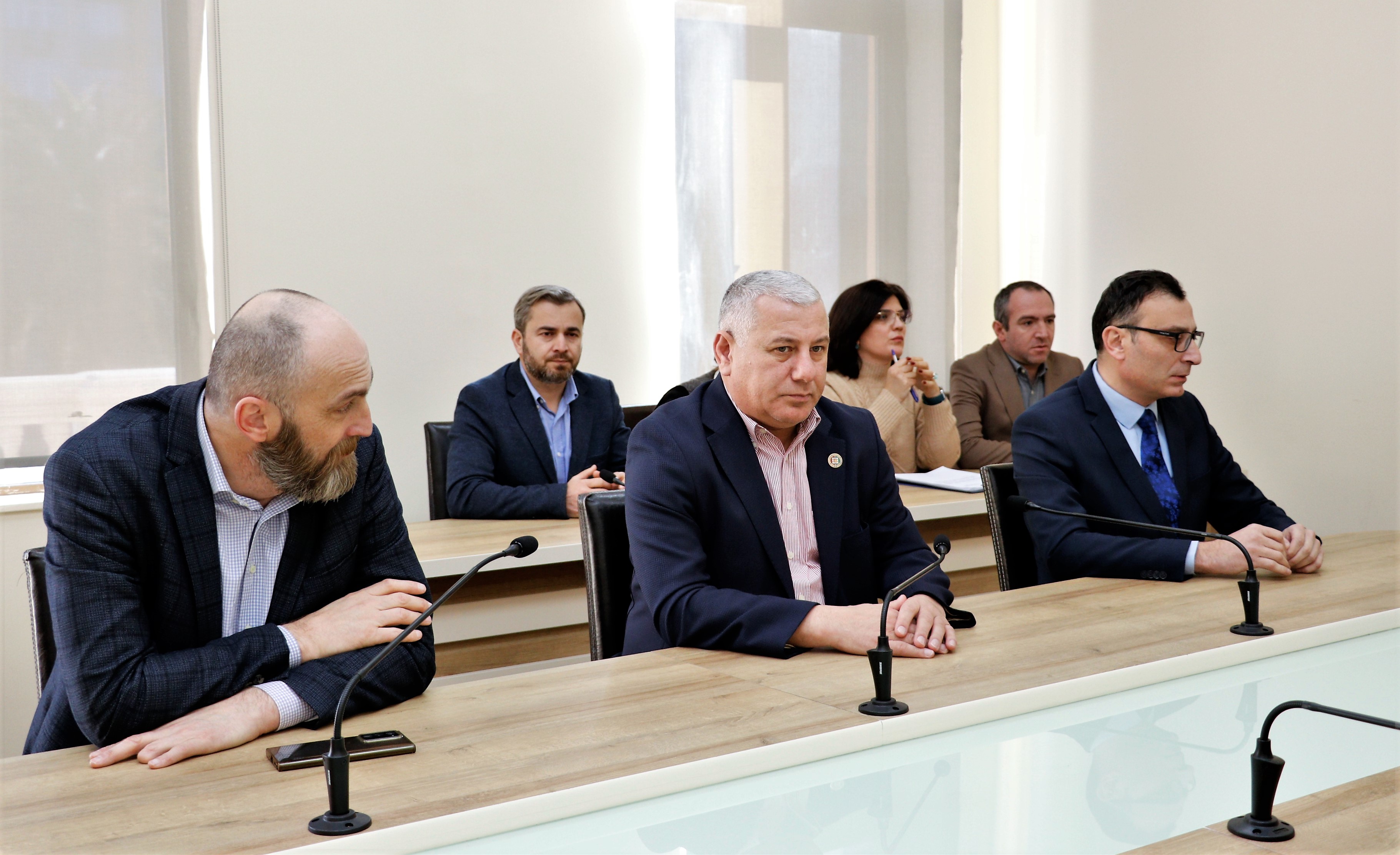 ბიუროს სხდომა 