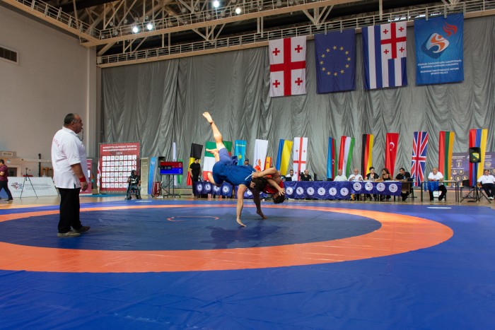 ბათუმმა ქართულ ჭიდაობაში მსოფლიოს პირველ ღია აბსოლიტურ ფალავნობას უმასპინძლა 