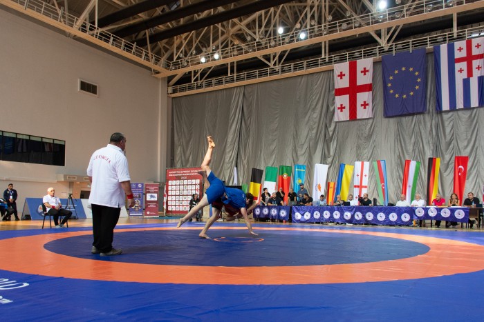 ბათუმმა ქართულ ჭიდაობაში მსოფლიოს პირველ ღია აბსოლიტურ ფალავნობას უმასპინძლა 