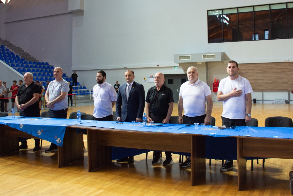 ბათუმმა ქართულ ჭიდაობაში მსოფლიოს პირველ ღია აბსოლიტურ ფალავნობას უმასპინძლა 