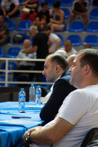 ბათუმმა ქართულ ჭიდაობაში მსოფლიოს პირველ ღია აბსოლიტურ ფალავნობას უმასპინძლა 