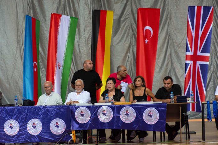 ბათუმმა ქართულ ჭიდაობაში მსოფლიოს პირველ ღია აბსოლიტურ ფალავნობას უმასპინძლა 