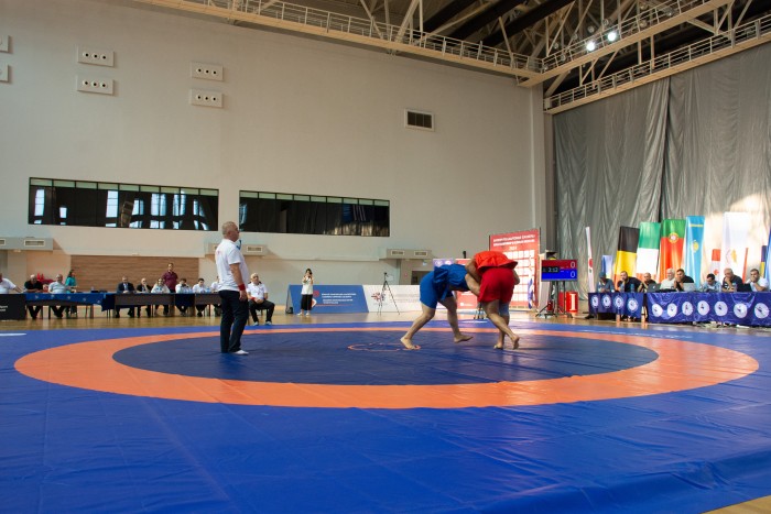 ბათუმმა ქართულ ჭიდაობაში მსოფლიოს პირველ ღია აბსოლიტურ ფალავნობას უმასპინძლა 