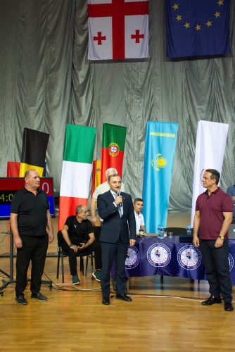 ბათუმმა ქართულ ჭიდაობაში მსოფლიოს პირველ ღია აბსოლიტურ ფალავნობას უმასპინძლა 