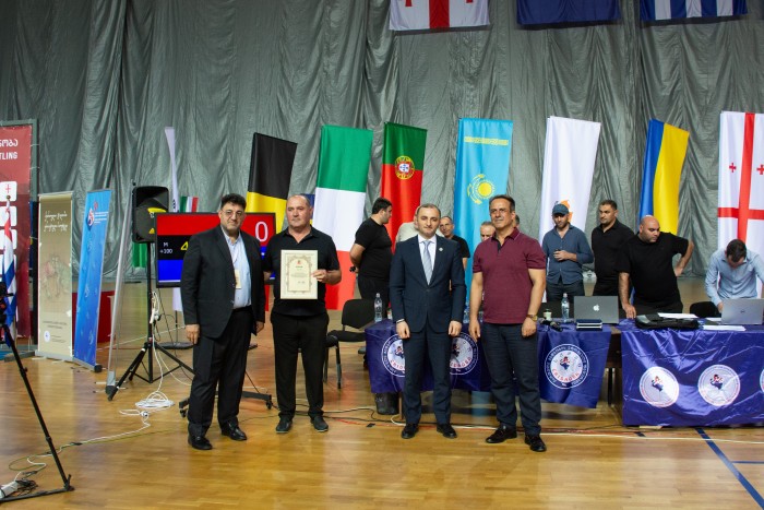 ბათუმმა ქართულ ჭიდაობაში მსოფლიოს პირველ ღია აბსოლიტურ ფალავნობას უმასპინძლა 