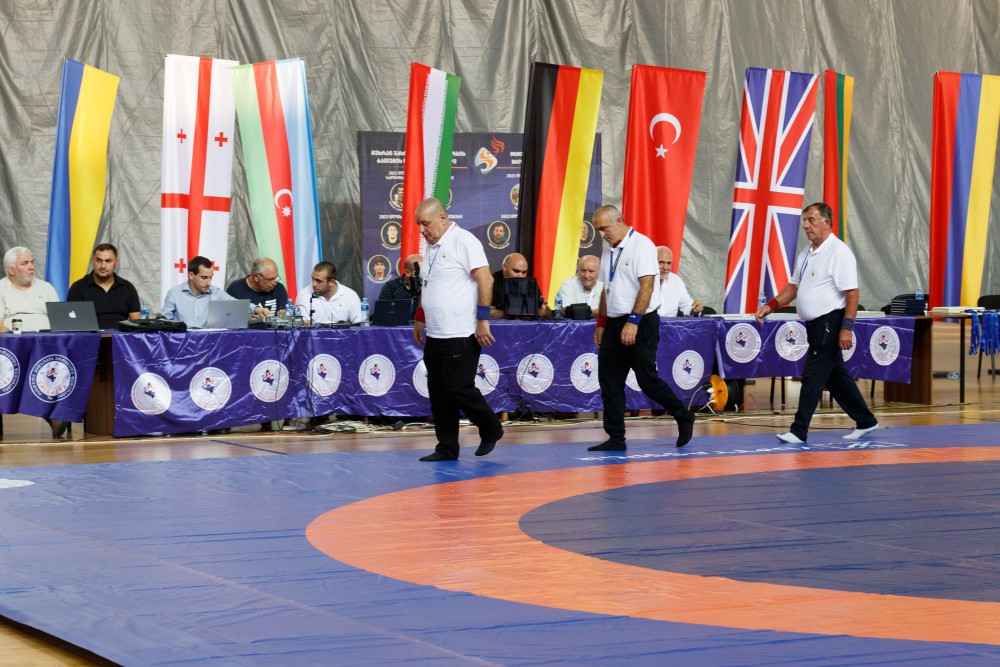 ბათუმმა ქართულ ჭიდაობაში მსოფლიოს პირველ ღია აბსოლიტურ ფალავნობას უმასპინძლა 