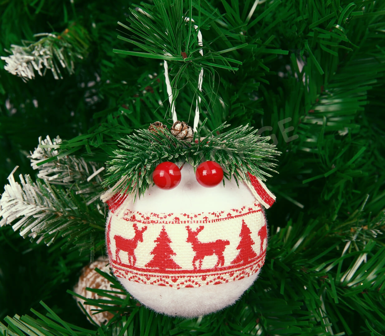 გილოცავთ შობა-ახალ წელს!