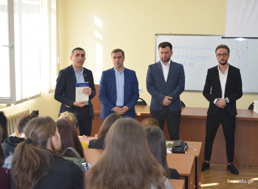 აჭარის უმაღლესი საბჭოს დეპუტატი ბსუ-ს სტუდენტებს შეხვდა&nbsp;