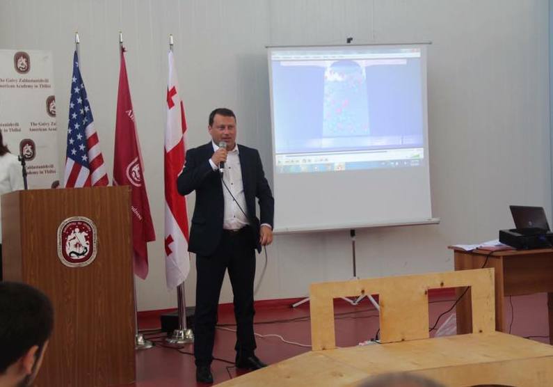 ვლადიმერ მგალობლიშვილი &nbsp;თბილისში&nbsp; რობოტიკის პროექტის პრეზენტაციას &nbsp;დაესწრო