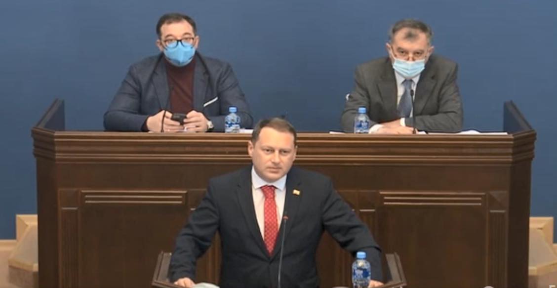 „გრანტების შესახებ“ კანონის პროექტს პარლამენტის კომიტეტებში განიხილავენ 