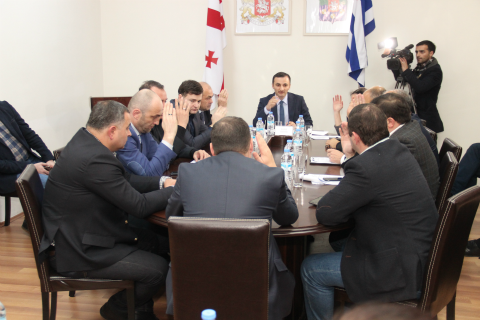 ზურაბ პატარაძის კანდიდატურას ორშაბათის რიგგარეშე სხდომაზე უყრიან კენჭს