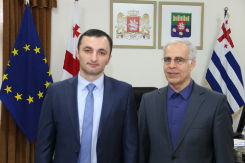 ჰოსეინ მაშჰადი საკანონმდებლო ორგანოს სტუმრობდა