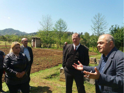 მერაბ კარანაძემ სტიქიით დაზარალებული ოჯახი მოინახულა
