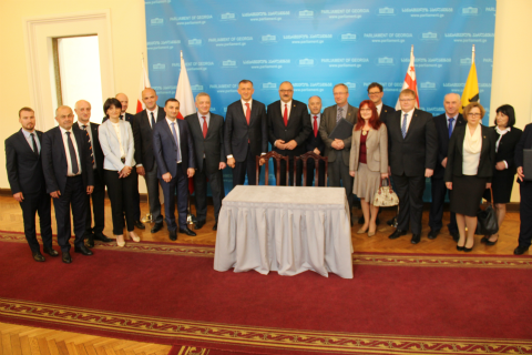 უმაღლეს საბჭოსა და ქვემო სილეზიის სეიმიკს შორის მემორანდუმი გაფორმდა