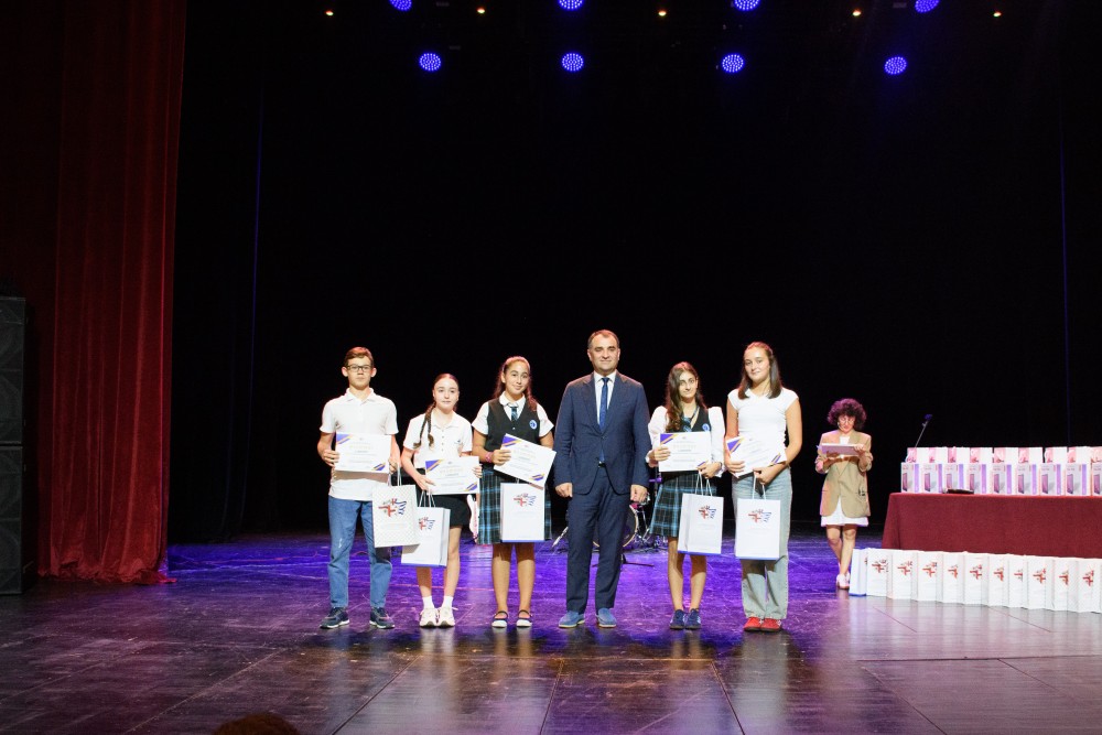 საგნობრივ ოლიმპიადასა და კონკურსებში გამარჯვებულების დაჯილდოება 