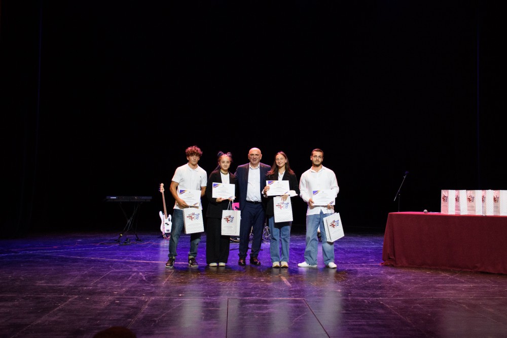 საგნობრივ ოლიმპიადასა და კონკურსებში გამარჯვებულების დაჯილდოება 