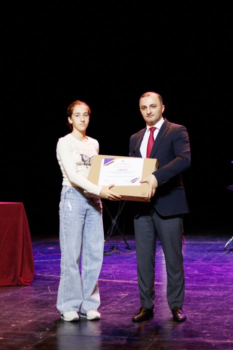 საგნობრივ ოლიმპიადასა და კონკურსებში გამარჯვებულების დაჯილდოება 