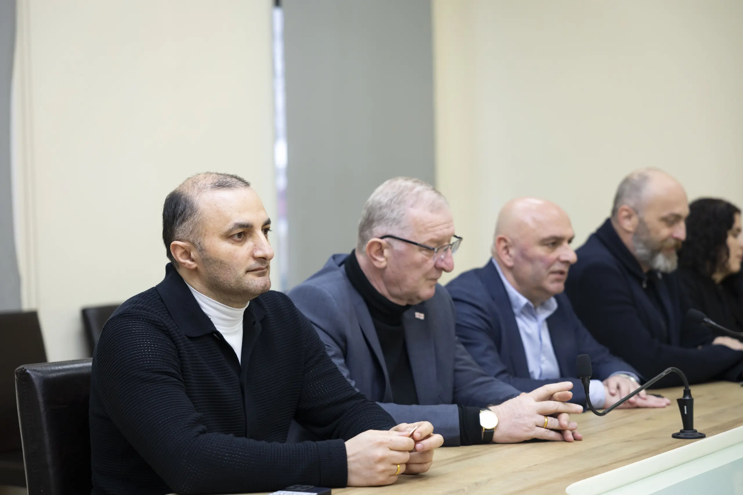 ფრაქცია „ქართული ოცნება“ აჭარის უმაღლესი საბჭოს თავმჯდომარის თანამდებობაზე - ცოტნე ანანიძეს წარადგენს