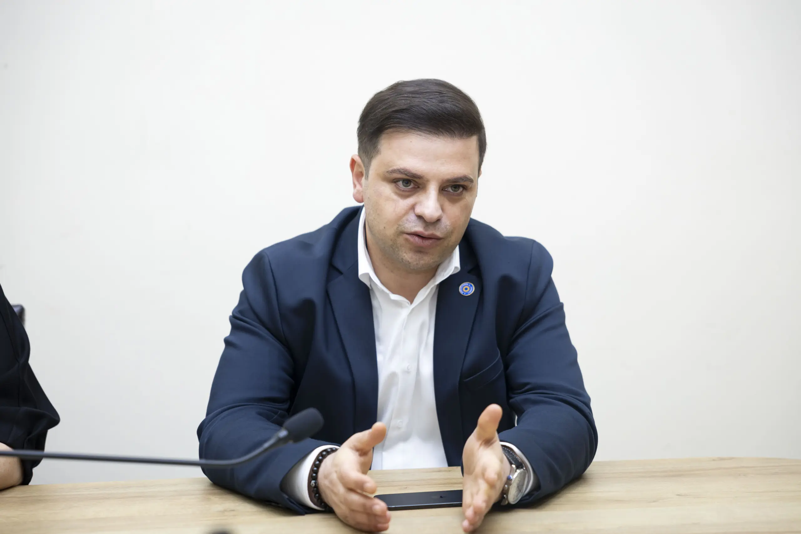 ფრაქცია „ქართული ოცნება“ აჭარის უმაღლესი საბჭოს თავმჯდომარის თანამდებობაზე - ცოტნე ანანიძეს წარადგენს