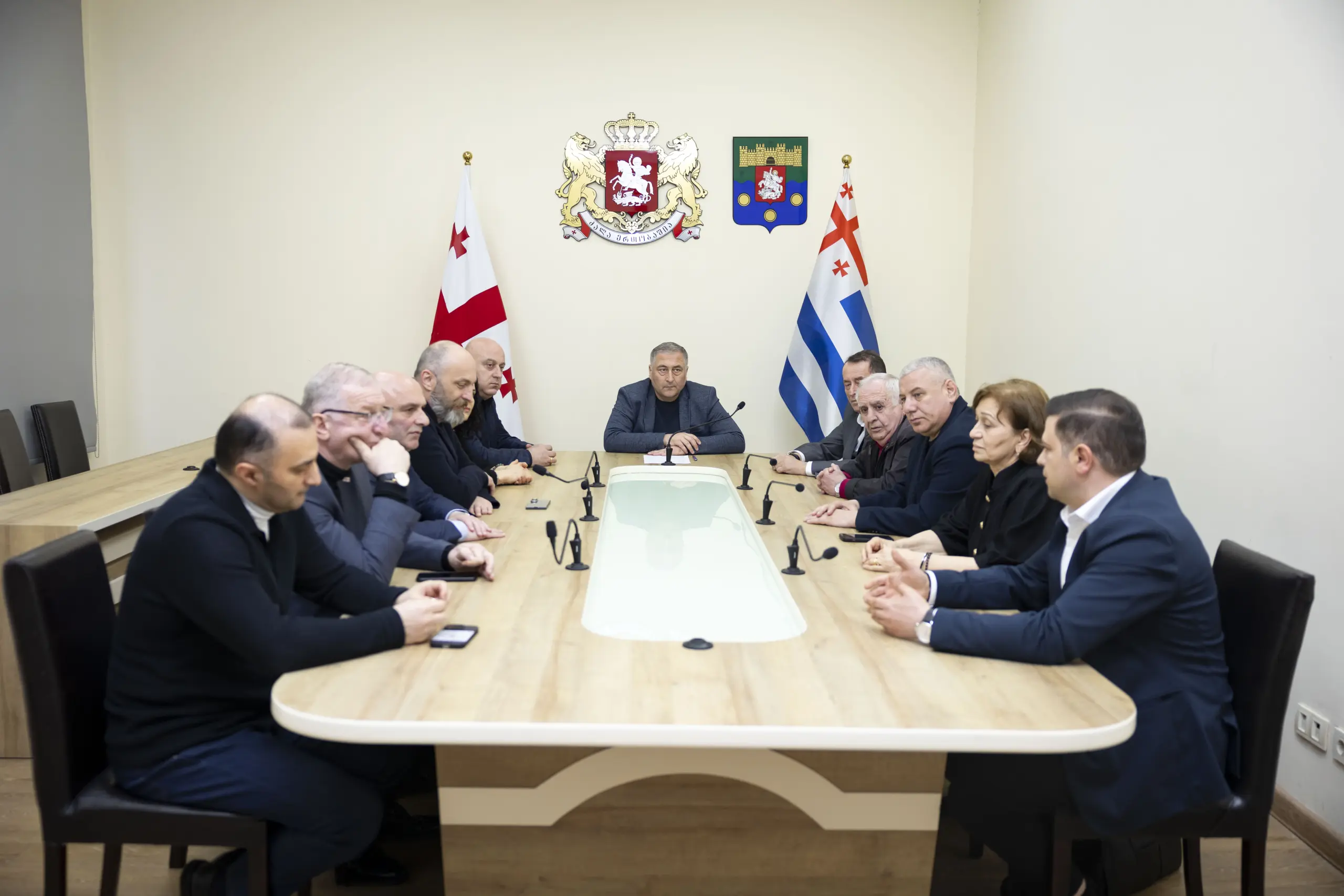 ფრაქცია „ქართული ოცნება“ აჭარის უმაღლესი საბჭოს თავმჯდომარის თანამდებობაზე - ცოტნე ანანიძეს წარადგენს