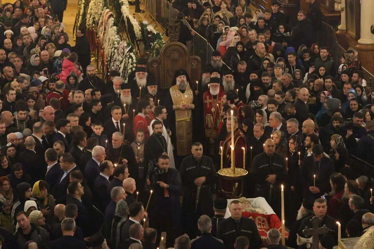 საქართველო - ილია მეორეს ემშვიდობება