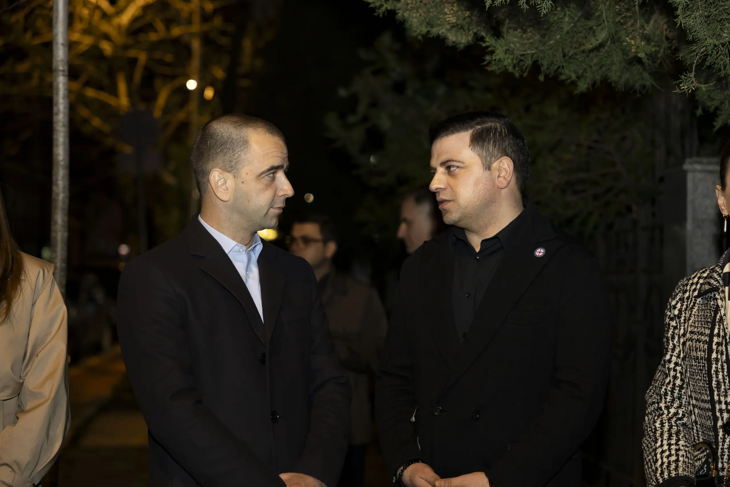 აჭარის უმაღლესი საბჭოსა და მთავრობის თავმჯდომარეები - ცოტნე ანანიძე და სულხან თამაზაშვილი სააღდგომო ლიტურგიას დაესწრნენ