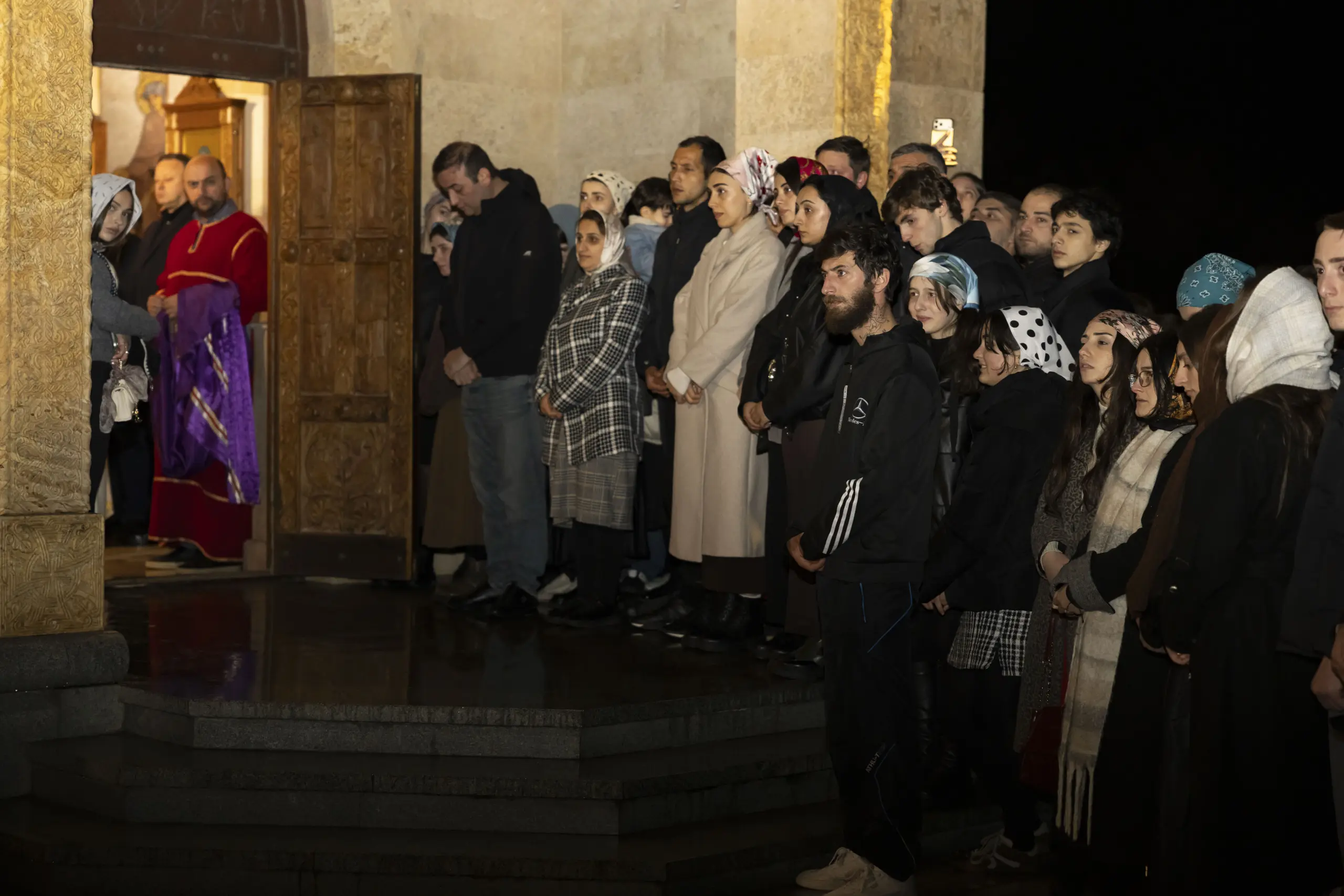 აჭარის უმაღლესი საბჭოსა და მთავრობის თავმჯდომარეები - ცოტნე ანანიძე და სულხან თამაზაშვილი სააღდგომო ლიტურგიას დაესწრნენ