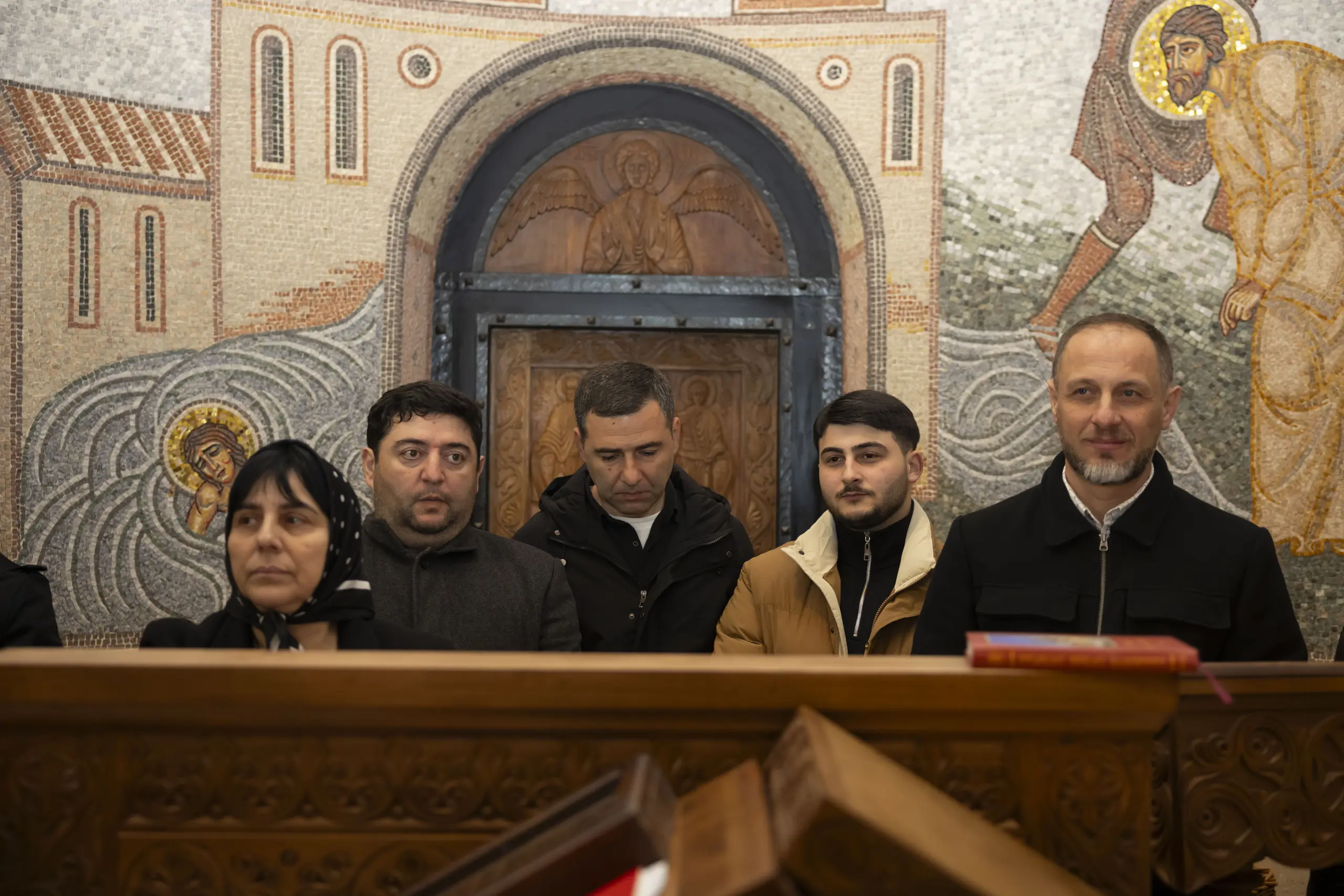 აჭარის უმაღლესი საბჭოსა და მთავრობის თავმჯდომარეები - ცოტნე ანანიძე და სულხან თამაზაშვილი სააღდგომო ლიტურგიას დაესწრნენ